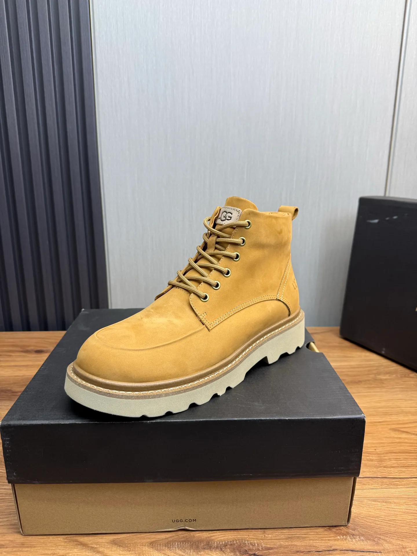 Factory price 640💰 [UGG] Men's hot winter warm boots🐑Simple and fashionable design, cowhide➕comfortable and warm wool lining. Soft and comfortable to wear, good warmth retention, and excellent foot feel. Regular size 38-45